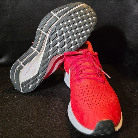 Nike Women's Red Running Shoes - Picture 8 of 9